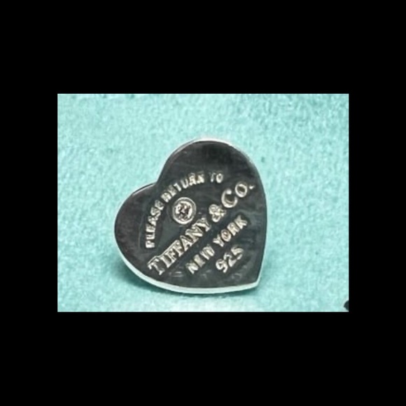 Tiffany & Co. DIAMOND Mini Heart Earrings - Picture 7 of 10